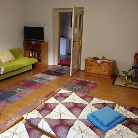 Za Zelenym Plotom Paca